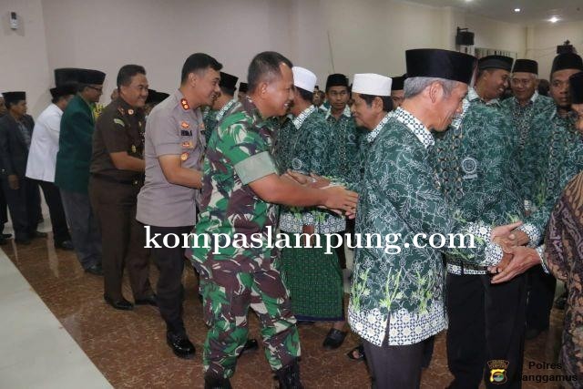 Kapolres Tanggamus Hadiri Pengukuhan Pengurus MUI Kecamatan Se-Kabupaten Pringsewu Periode 2019-2024
