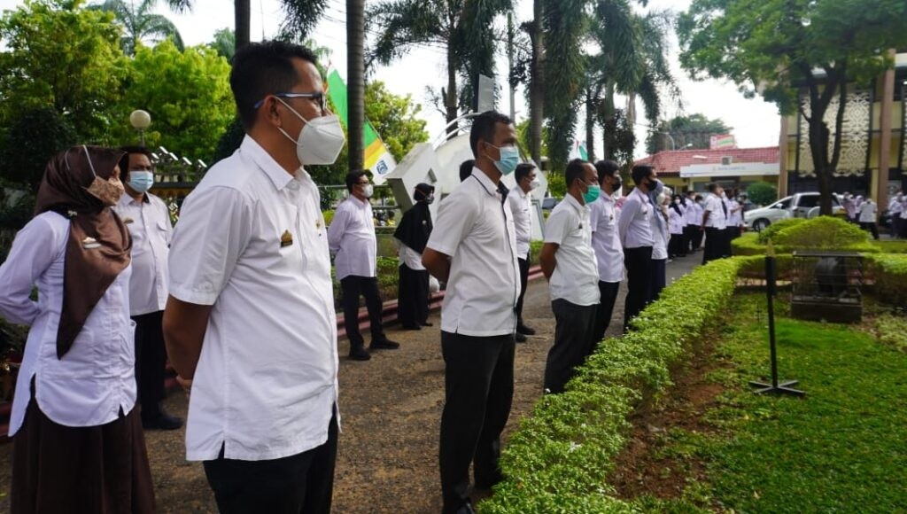 Asisten I Pemkot Metro Ridwan Pimpin Apel Sore