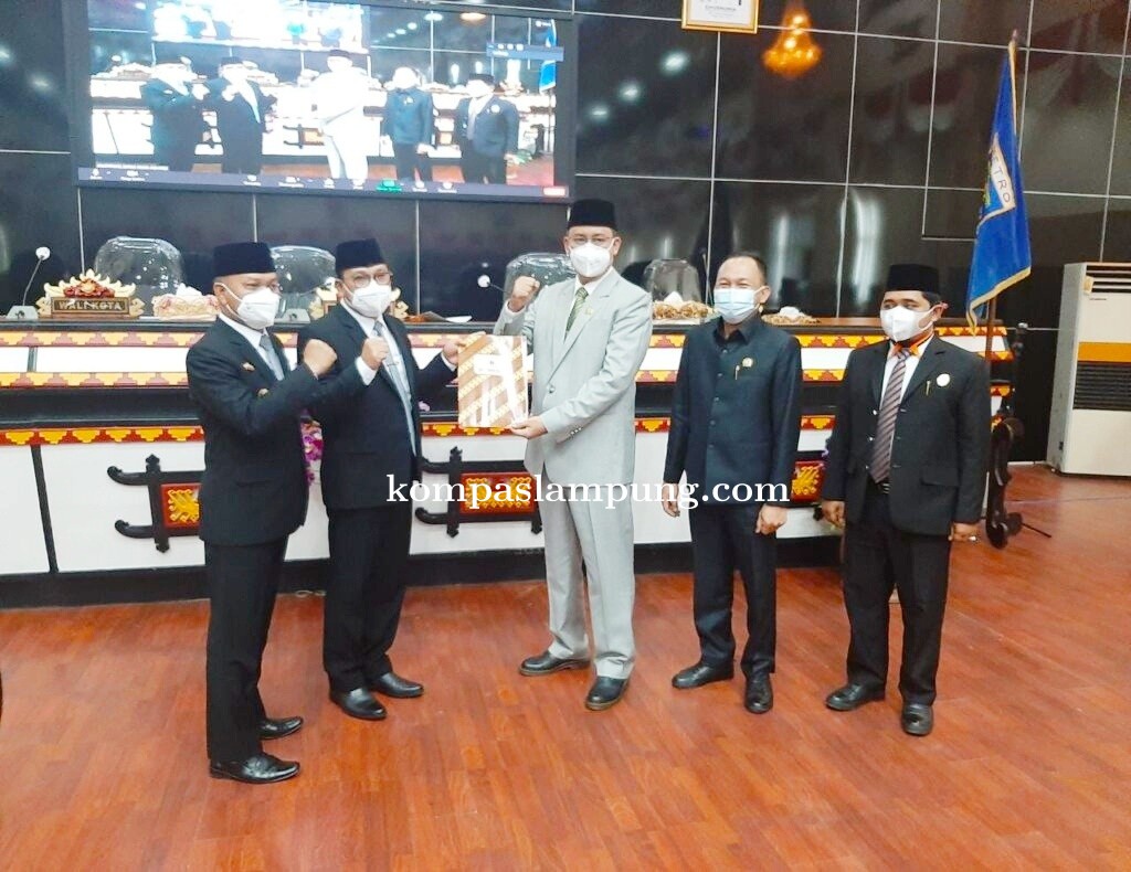 Walikota Hadiri Rapat Paripurna DPRD Kota Metro tentang LKPJ Walikota Metro TA 2020