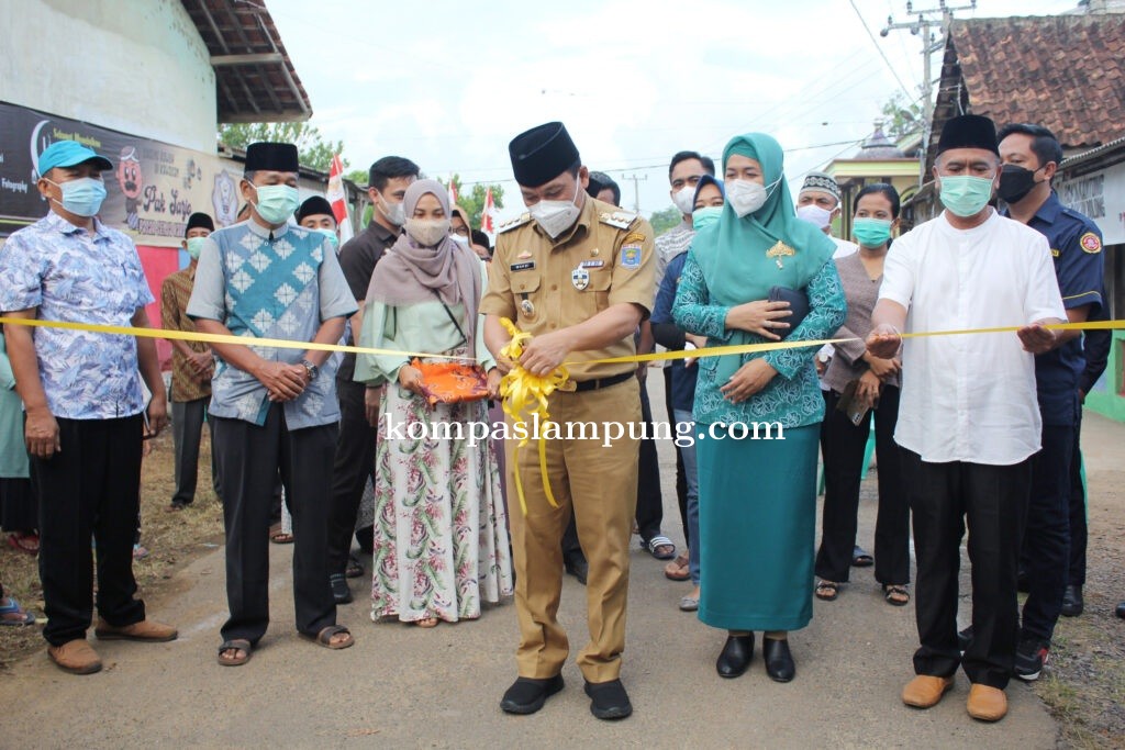 Grand Opening Pasar Senja Karangrejo, Walikota Metro Lakukan Potong Pita