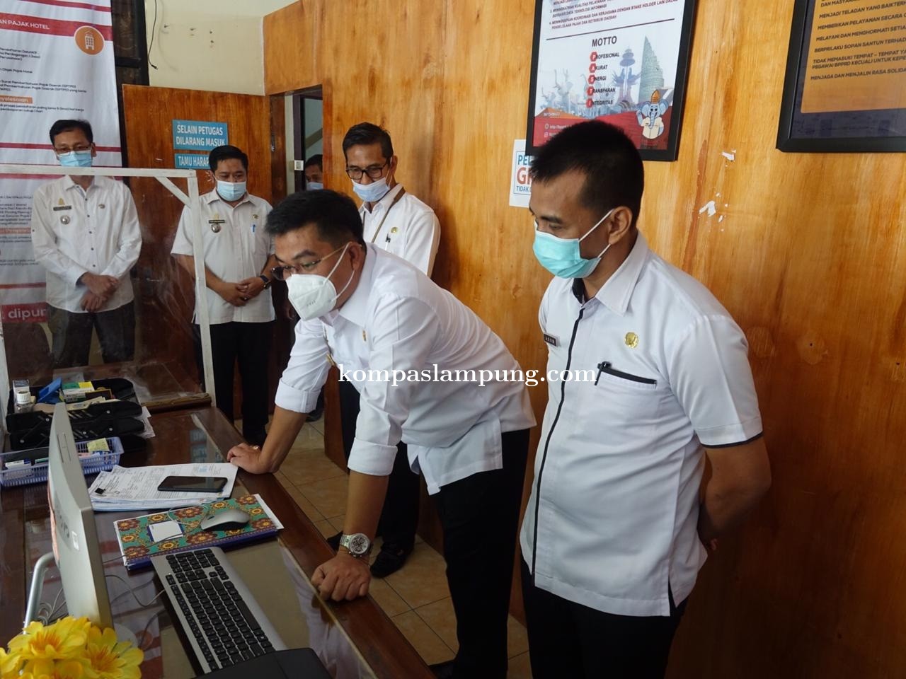 Bupati Lamteng Musa Ahmad Memastikan Aplikasi \"Berjaya Tax\" Berfungsi Dengan Baik