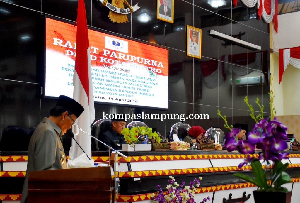 Rapat Paripurna DPRD, Walikota Metro Sampaikan LKPJ Tahun Anggaran 2018