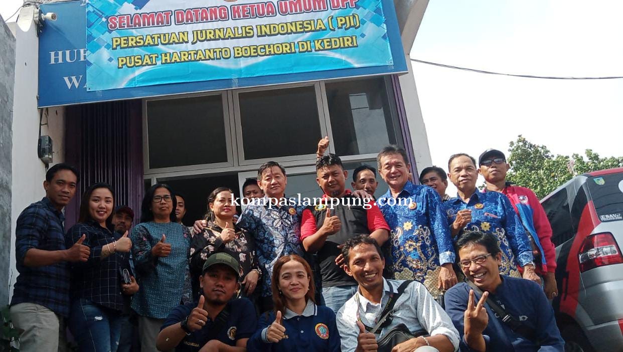 Ketua Umum PJI Lantik Akhir Kristiono, A.Md, SH Sebagai Ketua DPC PJI Kediri