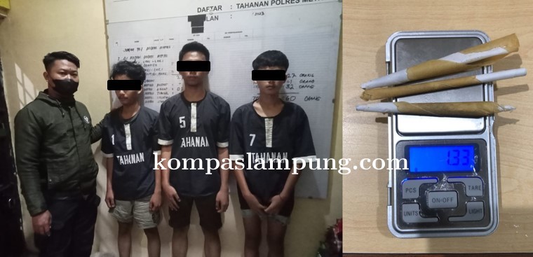 Tiga Remaja Diamankan Sat Narkoba Polres Metro Karena Bawa Narkotika Jenis Ganja