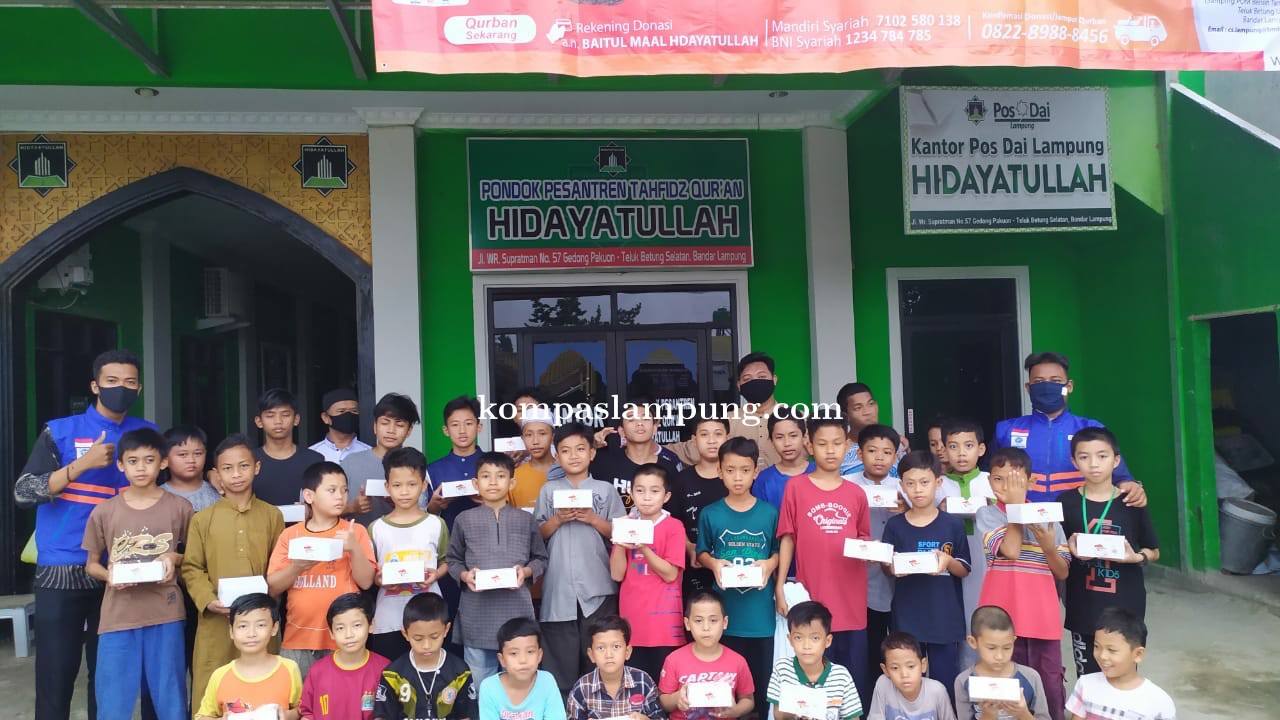 Indahnya Berbagi, DT Peduli Lampung dan Family Fried Chicken 1811