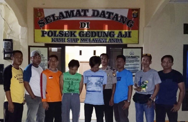 Asyik Pesta Sabu di Ruang Tamu, Dua Warga Penawar Aji Ditangkap Polisi