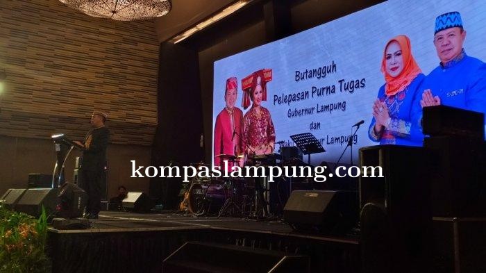 Masa Tugas sebagai Gubernur Lampung Berakhir, Ridho dan Yustin Tak Kuasa Tahan Air Mata