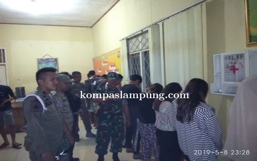 Petugas Gabungan Razia Tempat Kost, Karaoke dan Tempat Kumpul Pemuda di Pringsewu
