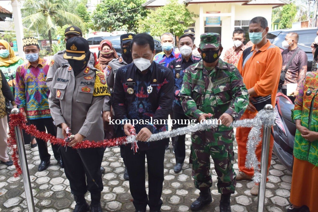 Walikota Metro Meresmikan Kelurahan Tangguh Nusantara di Rejomulyo
