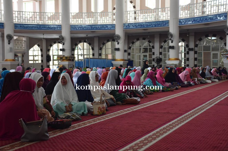 Pengajian Rutin di Bulan Ramadhan 1440 H / 2019 M, Berikan Santunan Jamaah