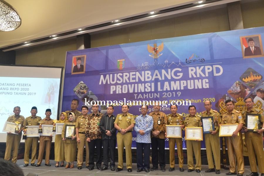 Menjadi yang Terbaik, Kota Metro Raih Penghargaan Lampung Sejahtera 