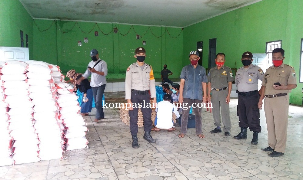 Total 1687 Keluarga Prasejahtera Warga Kecamatan Mataram Baru Terima Paket Bantuan