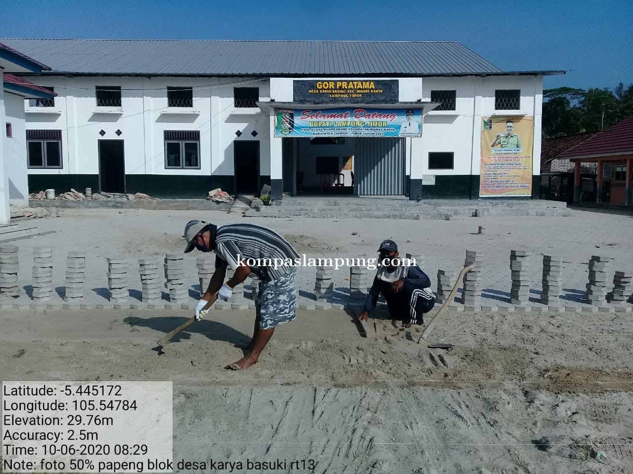 Kades Desa Karya Basuki Waway Karya Kucurkan Dana Desa Untuk Pembangunan