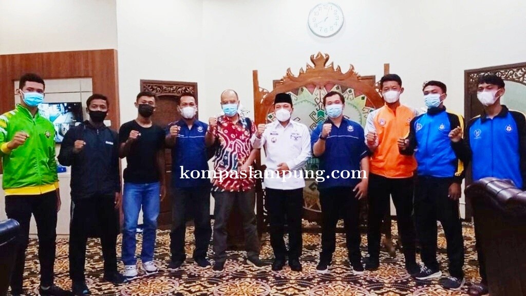 Walikota Metro Lepas 7 Atlet Persikomet