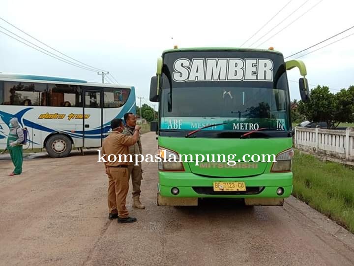 Antisipasi Covid-19 Pemkab Mesuji Lakukan Pemeriksaan Penziarah Yang Baru pulang Dari Pulau Jawa