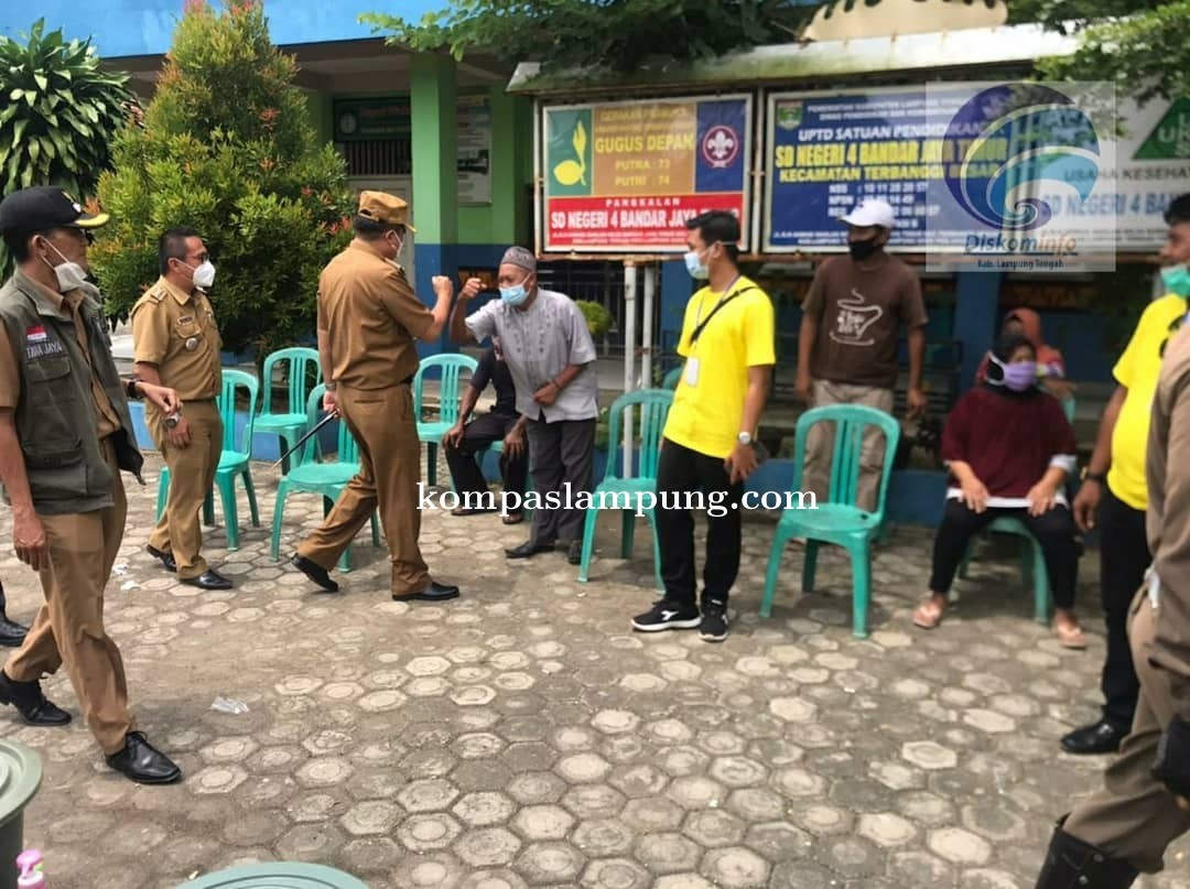 Bupati Lamteng Tinjau Langsung Pemilihan Kepala Lingkungan di Kelurahan Bandar Jaya Timur