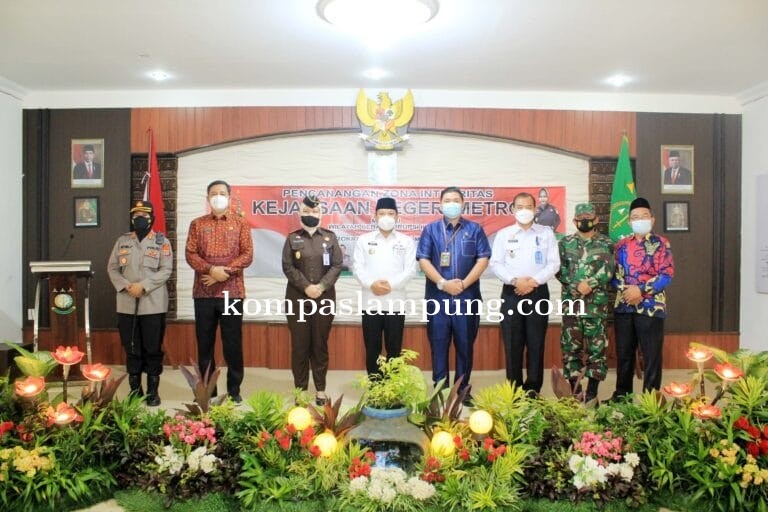 Walikota Metro Hadiri Pencanangan Zona Integritas Menuju WBK dan WBBM Kejaksaan Negeri Metro