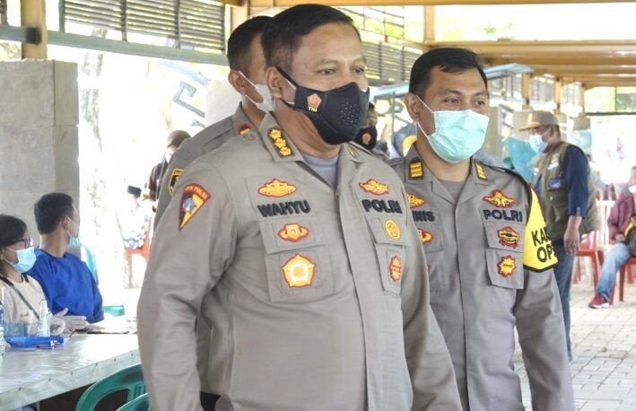 Karo Ops dan Dir Res Narkoba Polda Lampung Tinjau Pelaksanaan Vaksinasi 