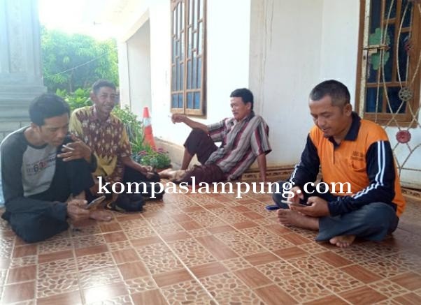 Kepdes Muara Tenang Timur Mesuji Keberatan Atas Tuduhan Pungut Biaya Penyemprotan Disinfektan  