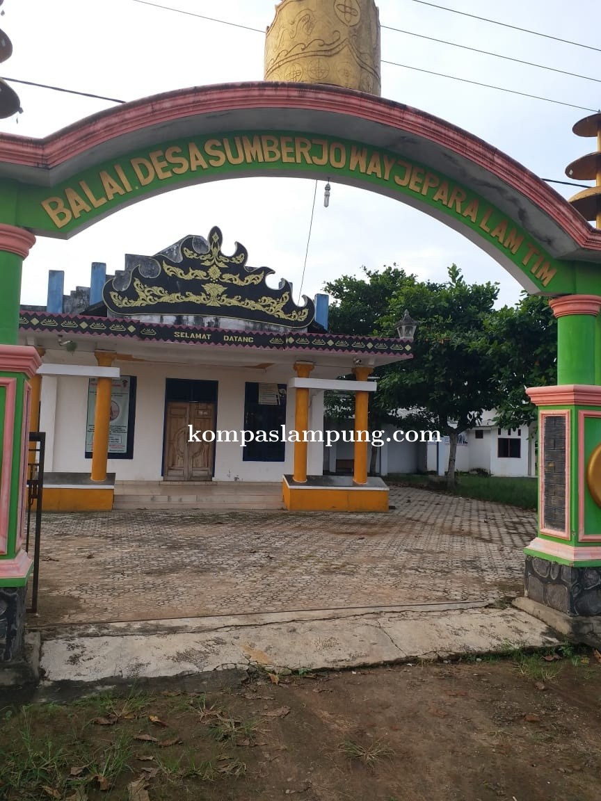 Di Duga Pembangunan Draenase Desa Sumberjo Tidak Sesuai Spesifikasi