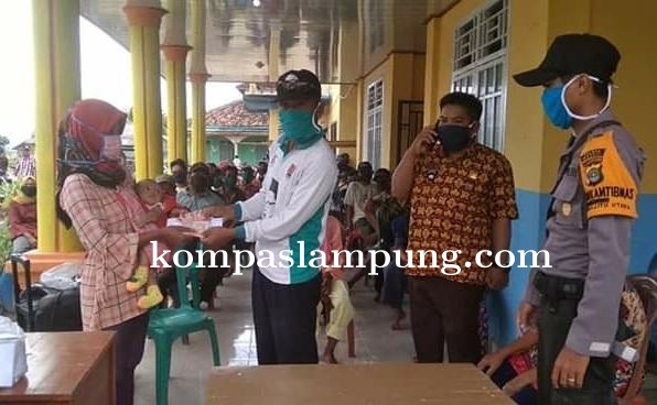 Pemdes Sungai Buaya Mesuji Bagikan BLT Dari Dana Desa Tahun 2020