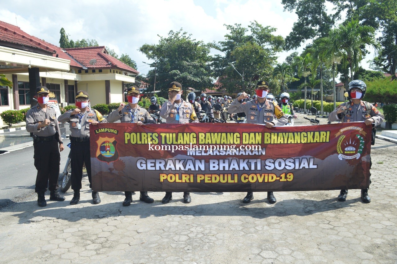 Kapolres Tulang Bawang Berangkatkan Tim Distribusi Pembawa Ratusan Paket Sembako