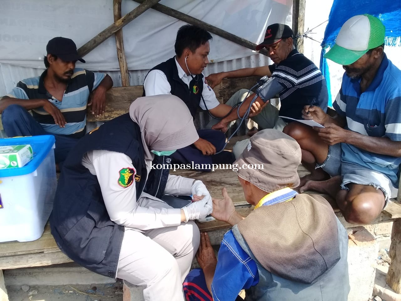 Dalam Sehari, Tiga Lokasi Didatangi Polisi Peduli Kesehatan Polres Tulang Bawang.