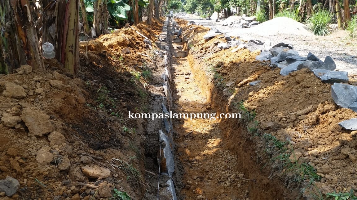 Di Duga Kades Purbosembodo Ngutil Uang Dana Desa