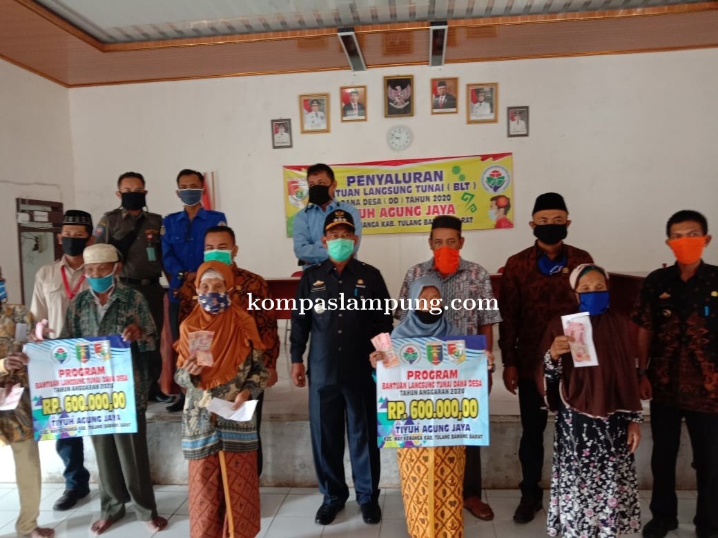 Tiyuh Agung Jaya kec Way Kenanga Tubaba Laksanakan Penyaluran BLT