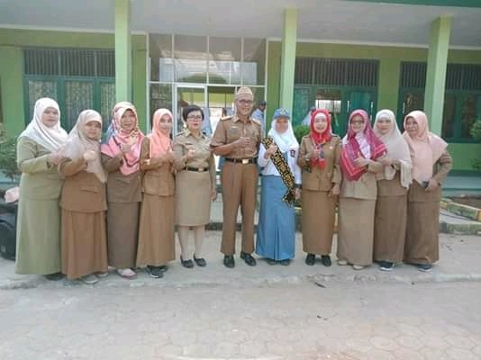 Hi.Suparni: SMA Negeri 5 MetroTerapkan Budaya Sikap Disiplin 