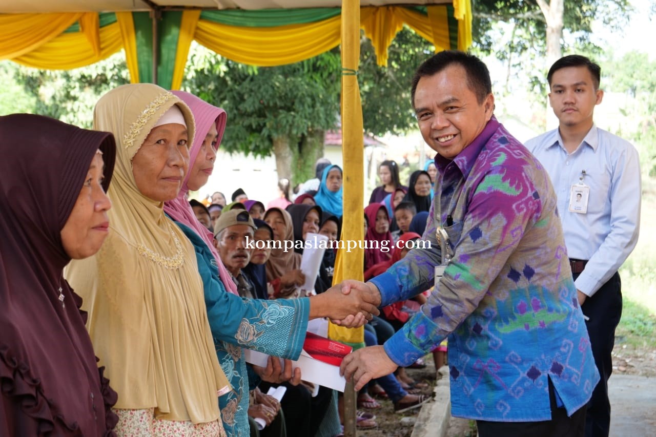 682 Warga Rebang Tangkas Terima KKS-BPNT