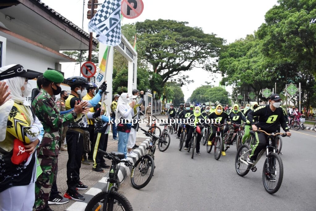 Walikota Metro Melepas Peserta Fun Bike