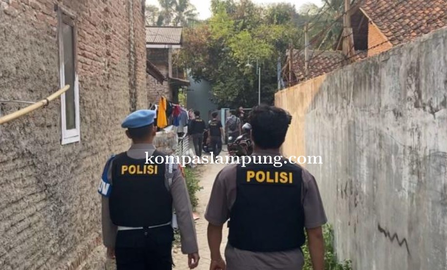 Grebek Kampung Narkoboy Bandar Lampung, 3 Pria D iCokok Polisi