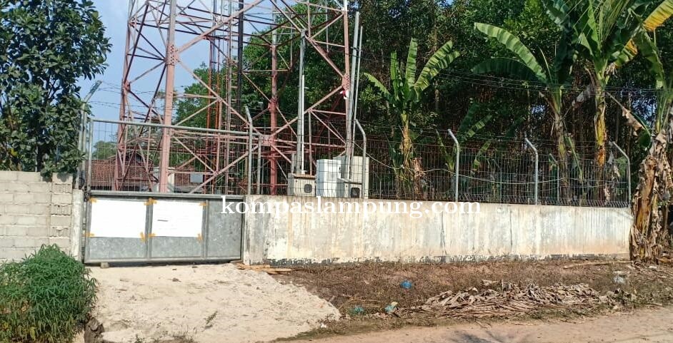 Menara Tower Signal Milik PT. TBG Di Gembok Warga Lantaran Tuntutan Terabaikan