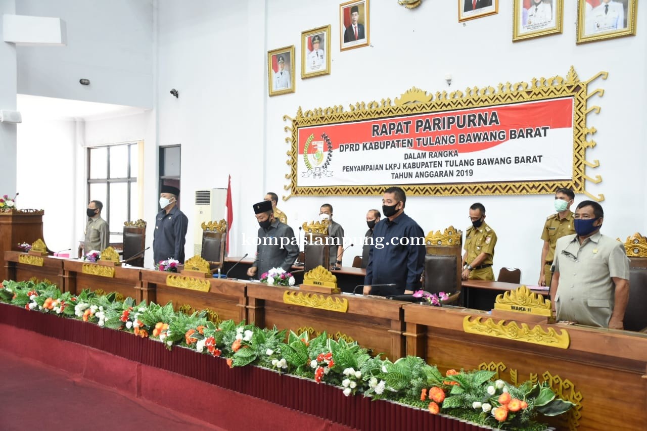 Bupati Tubaba Menyampaikan LKPJ 2019 Pada Rapat Paripurna DPRD Tubaba Di Gedung DPRD