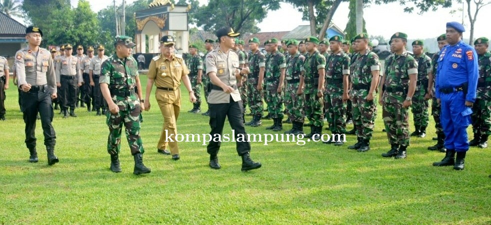 Polres Lampung Timur Gelar Apel Siaga Bencana Di  Lapangan Polres Lampung Timur