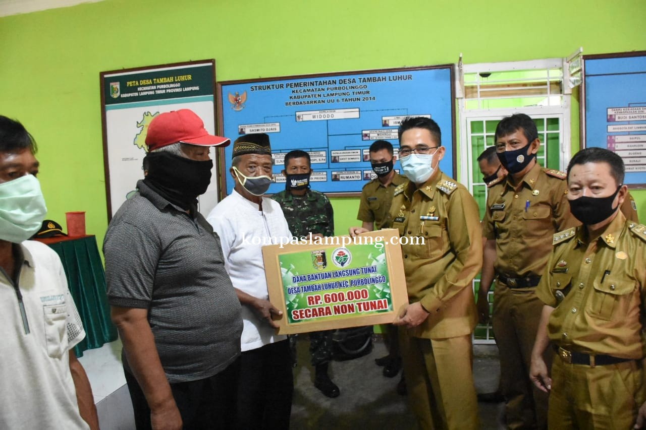Bupati Lampung Timur Salurkan Langsung BLT DD Tahap 1 Di Purbolinggo