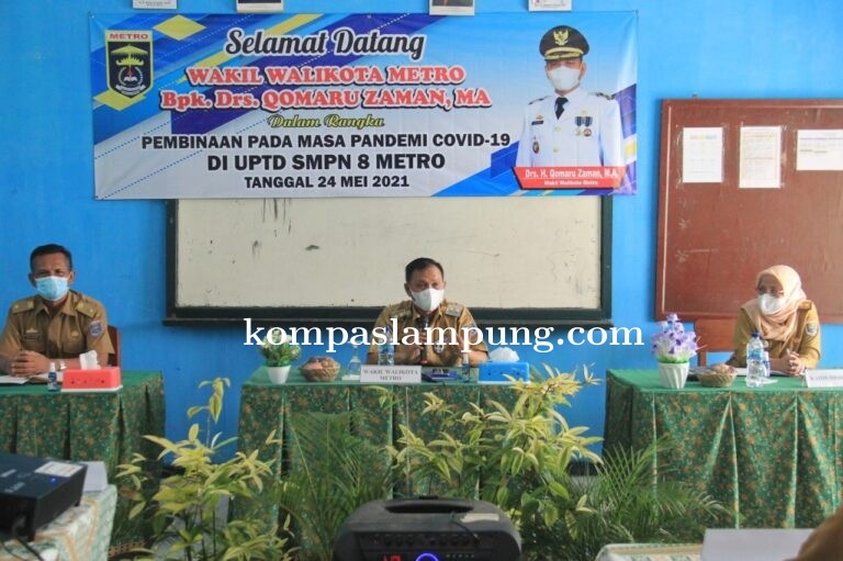 Pada Masa Pandemi Covid-19, Qomaru Lakukan Pembinaan Di UPTD SMP N 8 Metro